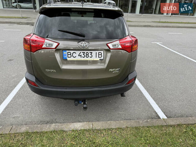 Тойота РАВ 4 2013 у Львові на Automoto.ua Тойота РАВ 4, об'ємом двигуна 2.2 л та пробігом 250 тис. км за 16300 $, фото 4 на Automoto.ua