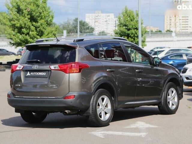 Тойота РАВ 4 2013 у Києві на Automoto.ua Тойота РАВ 4, об'ємом двигуна 2.2 л та пробігом 161 тис. км за 17500 $, фото 5 на Automoto.ua