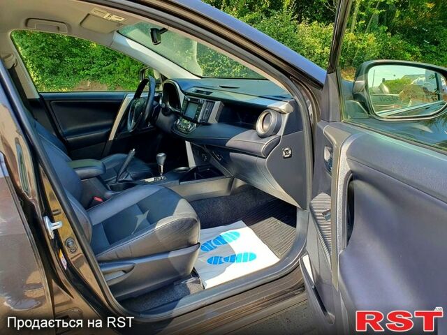 Тойота РАВ 4, объемом двигателя 2.2 л и пробегом 175 тыс. км за 14000 $, фото 6 на Automoto.ua