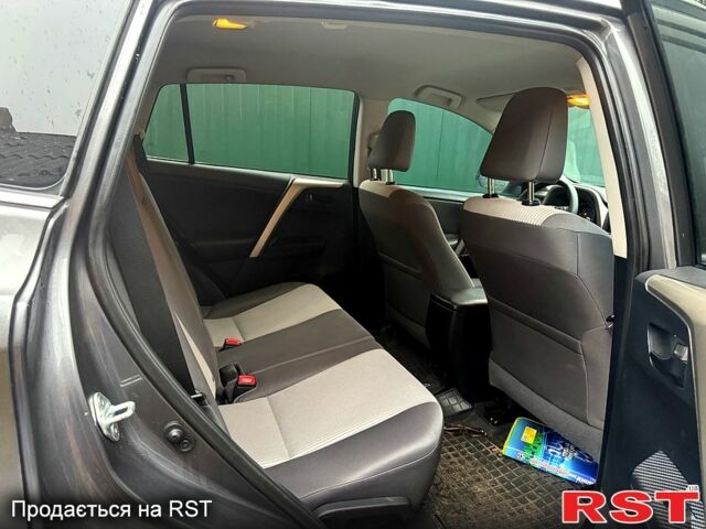 Тойота РАВ 4, объемом двигателя 2.4 л и пробегом 220 тыс. км за 14500 $, фото 2 на Automoto.ua