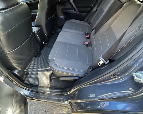 Тойота РАВ 4, объемом двигателя 2.49 л и пробегом 185 тыс. км за 16150 $, фото 9 на Automoto.ua