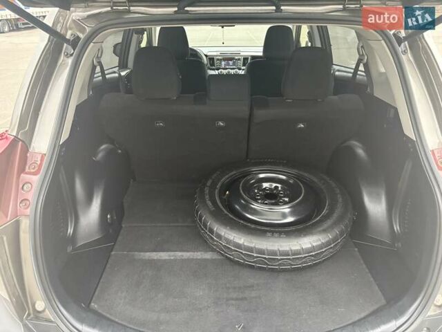 Тойота РАВ 4, объемом двигателя 2.5 л и пробегом 215 тыс. км за 13850 $, фото 9 на Automoto.ua