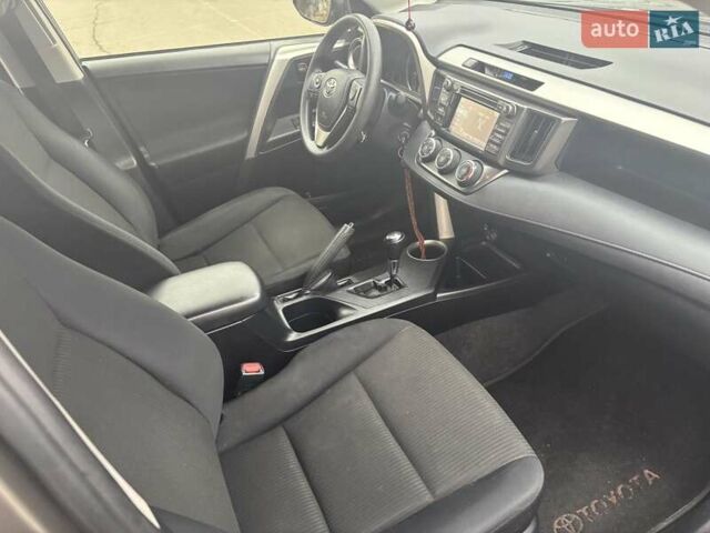Тойота РАВ 4, объемом двигателя 2.5 л и пробегом 215 тыс. км за 13850 $, фото 8 на Automoto.ua