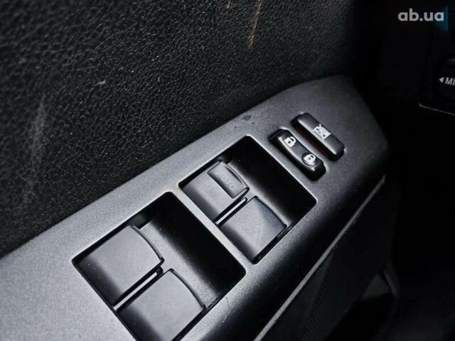 Тойота РАВ 4 2015 у Києві на Automoto.ua Тойота РАВ 4, об'ємом двигуна 0 л та пробігом 156 тис. км за 14690 $, фото 15 на Automoto.ua