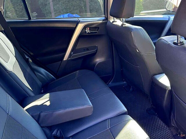 Тойота РАВ 4, об'ємом двигуна 2.5 л та пробігом 208 тис. км за 18000 $, фото 8 на Automoto.ua