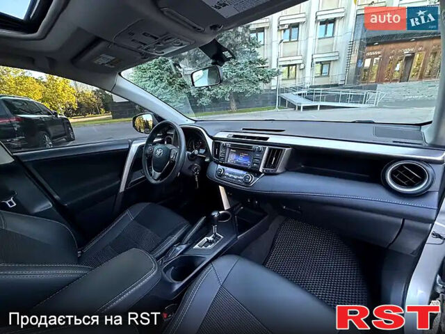 Тойота РАВ 4, об'ємом двигуна 2.5 л та пробігом 208 тис. км за 18000 $, фото 7 на Automoto.ua