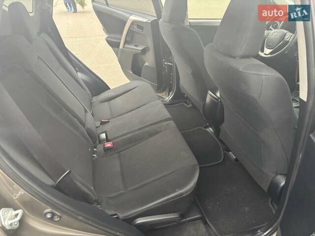 Тойота РАВ 4, объемом двигателя 2.5 л и пробегом 215 тыс. км за 13850 $, фото 6 на Automoto.ua