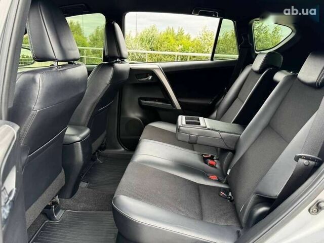 Тойота РАВ 4 2016 у Києві на Automoto.ua Тойота РАВ 4, об'ємом двигуна 0 л та пробігом 164 тис. км за 23500 $, фото 22 на Automoto.ua