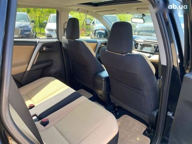 Тойота РАВ 4 2016 у Львові на Automoto.ua Тойота РАВ 4, об'ємом двигуна 2.5 л та пробігом 115 тис. км за 16900 $, фото 23 на Automoto.ua