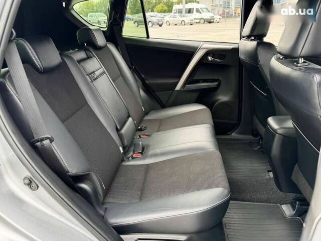 Тойота РАВ 4 2016 у Києві на Automoto.ua Тойота РАВ 4, об'ємом двигуна 0 л та пробігом 164 тис. км за 23500 $, фото 25 на Automoto.ua