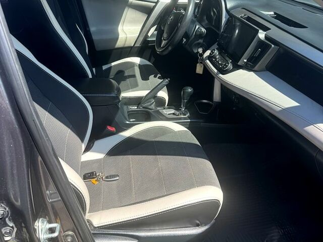 Тойота РАВ 4, объемом двигателя 2.5 л и пробегом 0 тыс. км за 17500 $, фото 3 на Automoto.ua