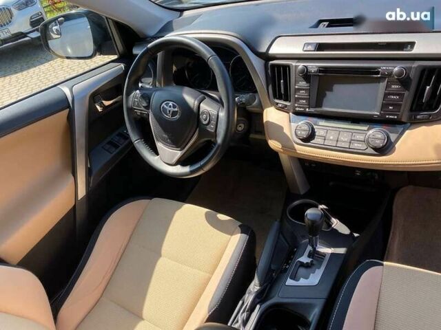 Тойота РАВ 4 2016 у Львові на Automoto.ua Тойота РАВ 4, об'ємом двигуна 2.5 л та пробігом 115 тис. км за 16900 $, фото 9 на Automoto.ua