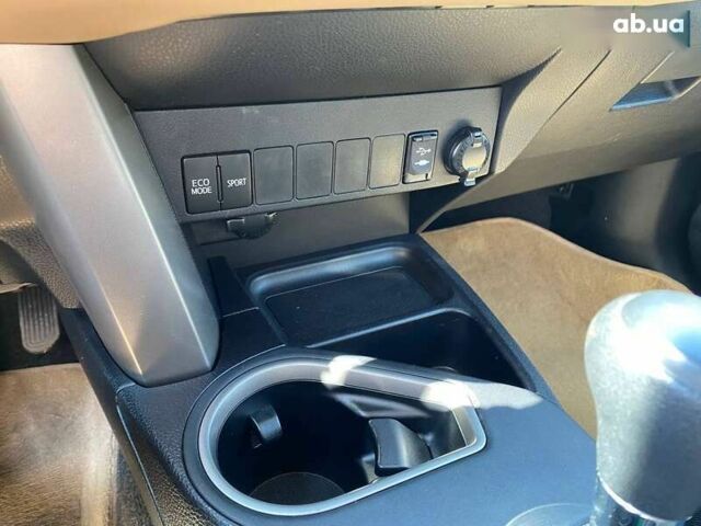 Тойота РАВ 4 2016 у Львові на Automoto.ua Тойота РАВ 4, об'ємом двигуна 2.5 л та пробігом 115 тис. км за 16900 $, фото 16 на Automoto.ua