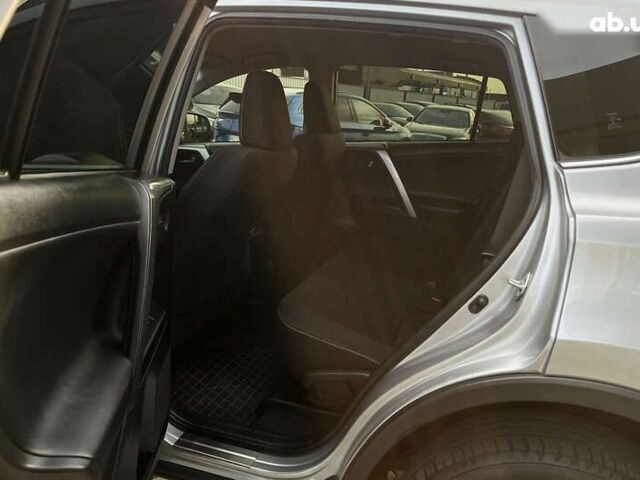 Тойота РАВ 4, объемом двигателя 2.5 л и пробегом 272 тыс. км за 15000 $, фото 13 на Automoto.ua