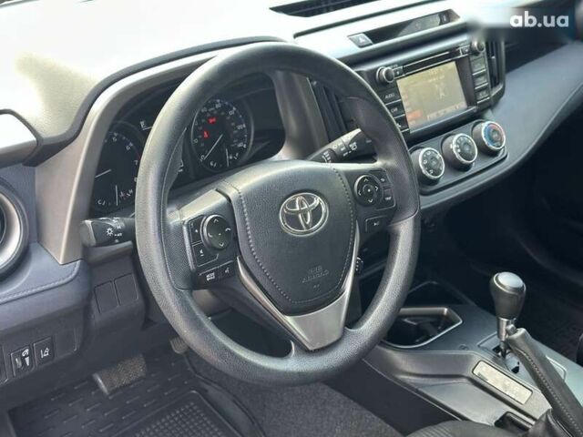 Тойота РАВ 4 2016 у Києві на Automoto.ua Тойота РАВ 4, об'ємом двигуна 2.5 л та пробігом 102 тис. км за 19490 $, фото 18 на Automoto.ua