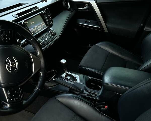 Тойота РАВ 4 2016 в Хмельницком на Automoto.ua Тойота РАВ 4, объемом двигателя 1.99 л и пробегом 131 тыс. км за 23500 $, фото 6 на Automoto.ua
