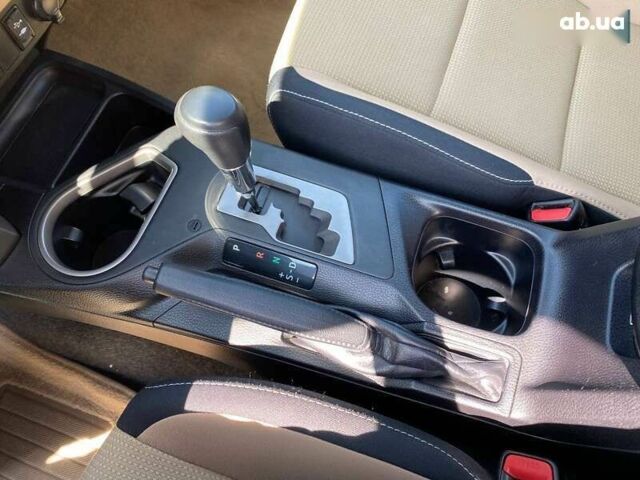 Тойота РАВ 4 2016 у Львові на Automoto.ua Тойота РАВ 4, об'ємом двигуна 2.5 л та пробігом 115 тис. км за 16900 $, фото 17 на Automoto.ua