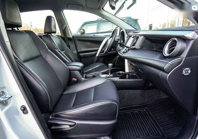 Тойота РАВ 4 2017 у Львові на Automoto.ua Тойота РАВ 4, об'ємом двигуна 0 л та пробігом 104 тис. км за 26632 $, фото 5 на Automoto.ua
