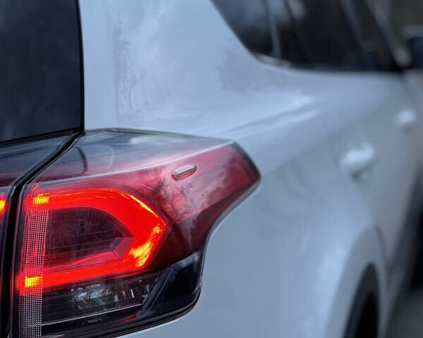 Тойота РАВ 4 2017 в Одессе на Automoto.ua Тойота РАВ 4, объемом двигателя 2 л и пробегом 94 тыс. км за 22800 $, фото 9 на Automoto.ua