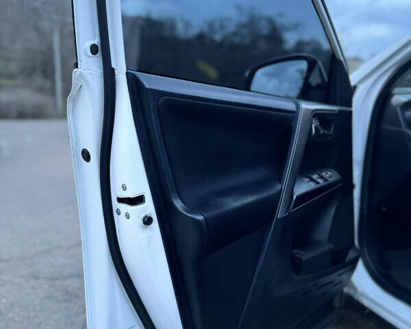 Тойота РАВ 4 2017 в Одессе на Automoto.ua Тойота РАВ 4, объемом двигателя 2 л и пробегом 94 тыс. км за 22800 $, фото 20 на Automoto.ua