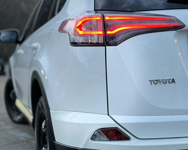 Тойота РАВ 4 2017 в Одессе на Automoto.ua Тойота РАВ 4, объемом двигателя 2 л и пробегом 94 тыс. км за 22800 $, фото 3 на Automoto.ua