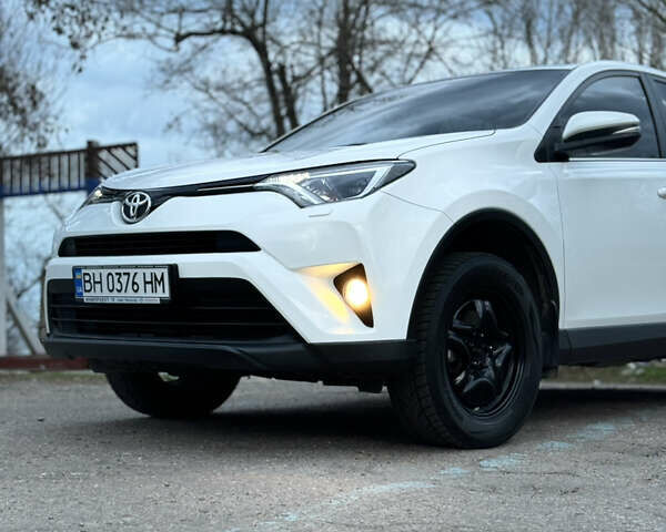Тойота РАВ 4 2017 в Одессе на Automoto.ua Тойота РАВ 4, объемом двигателя 2 л и пробегом 94 тыс. км за 22800 $, фото 1 на Automoto.ua