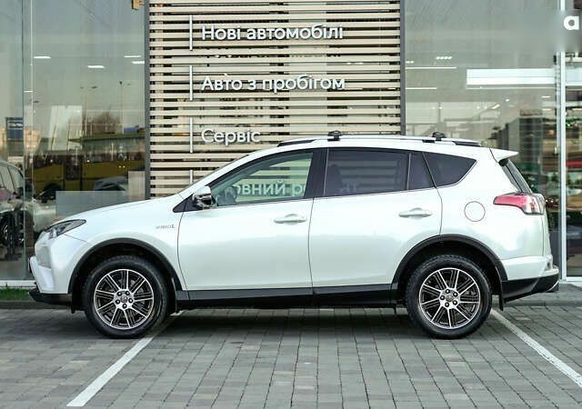 Тойота РАВ 4 2017 у Львові на Automoto.ua Тойота РАВ 4, об'ємом двигуна 0 л та пробігом 104 тис. км за 26632 $, фото 1 на Automoto.ua