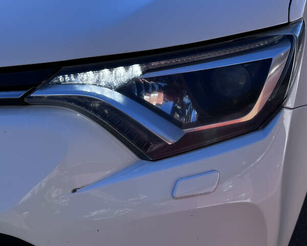 Тойота РАВ 4, об'ємом двигуна 2 л та пробігом 186 тис. км за 18500 $, фото 5 на Automoto.ua