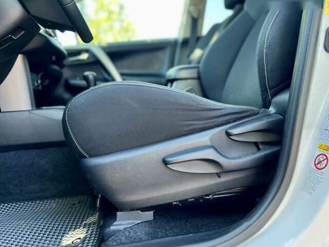 Тойота РАВ 4, объемом двигателя 2.5 л и пробегом 80 тыс. км за 20700 $, фото 15 на Automoto.ua