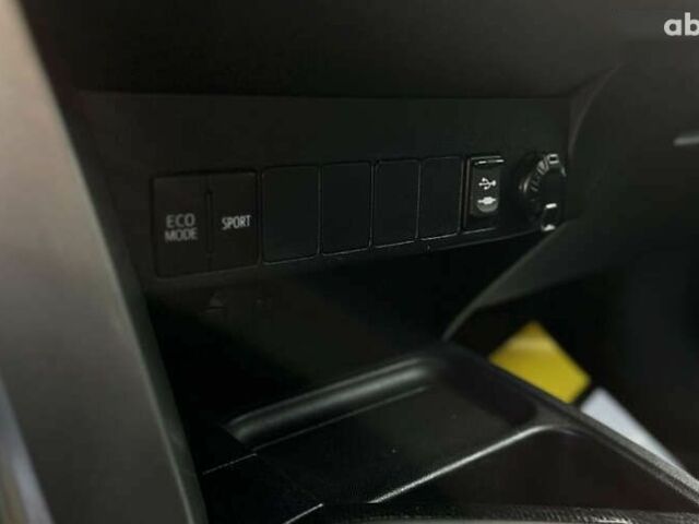 Тойота РАВ 4, объемом двигателя 2.5 л и пробегом 95 тыс. км за 18699 $, фото 13 на Automoto.ua