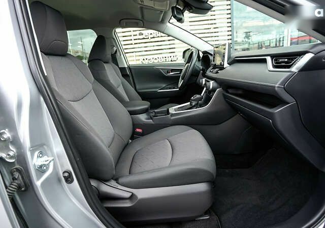 Тойота РАВ 4, объемом двигателя 2 л и пробегом 41 тыс. км за 29144 $, фото 5 на Automoto.ua