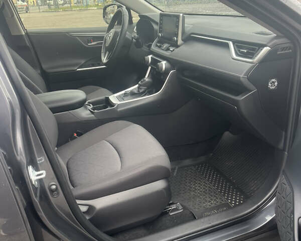 Тойота РАВ 4 2021 в Харькове на Automoto.ua Тойота РАВ 4, объемом двигателя 1.99 л и пробегом 36 тыс. км за 31000 $, фото 6 на Automoto.ua