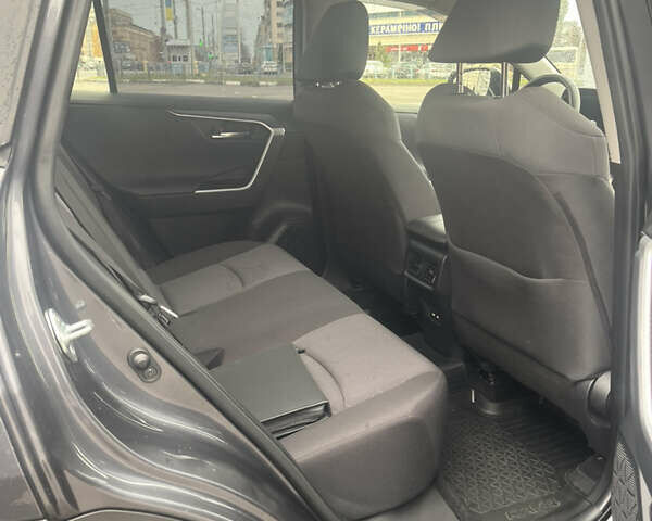 Тойота РАВ 4 2021 в Харькове на Automoto.ua Тойота РАВ 4, объемом двигателя 1.99 л и пробегом 36 тыс. км за 31000 $, фото 5 на Automoto.ua