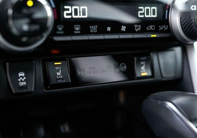 Тойота РАВ 4, объемом двигателя 0 л и пробегом 13 тыс. км за 38189 $, фото 25 на Automoto.ua