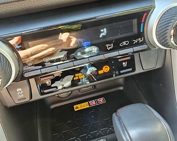 Тойота РАВ 4, об'ємом двигуна 2.5 л та пробігом 19 тис. км за 48500 $, фото 11 на Automoto.ua