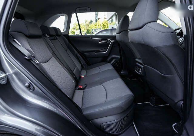 Тойота РАВ 4, объемом двигателя 0 л и пробегом 13 тыс. км за 38189 $, фото 6 на Automoto.ua