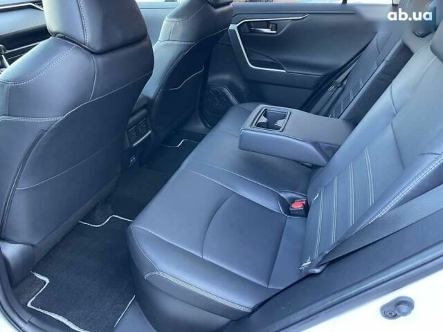 Тойота РАВ 4, объемом двигателя 0 л и пробегом 20 тыс. км за 41500 $, фото 2 на Automoto.ua