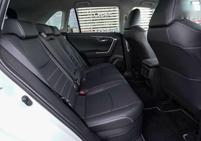 Тойота РАВ 4, об'ємом двигуна 0 л та пробігом 24 тис. км за 43214 $, фото 6 на Automoto.ua