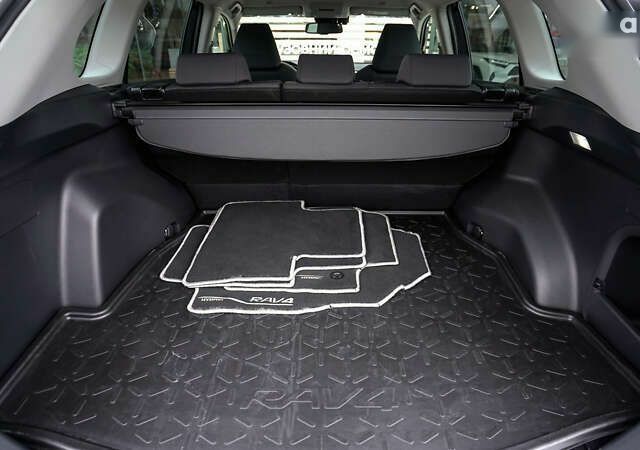 Тойота РАВ 4, объемом двигателя 0 л и пробегом 18 тыс. км за 42006 $, фото 10 на Automoto.ua