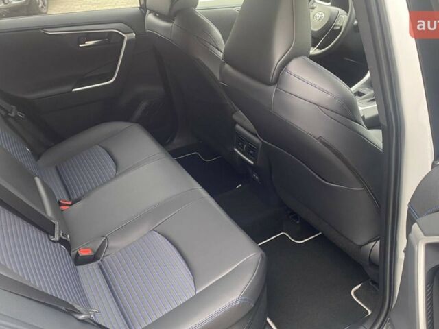 Тойота РАВ 4, об'ємом двигуна 2.49 л та пробігом 0 тис. км за 46893 $, фото 15 на Automoto.ua