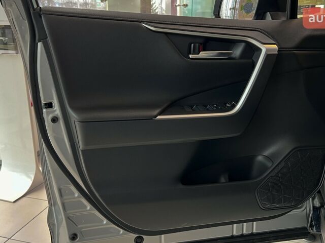 Тойота РАВ 4, об'ємом двигуна 2.49 л та пробігом 0 тис. км за 43665 $, фото 6 на Automoto.ua