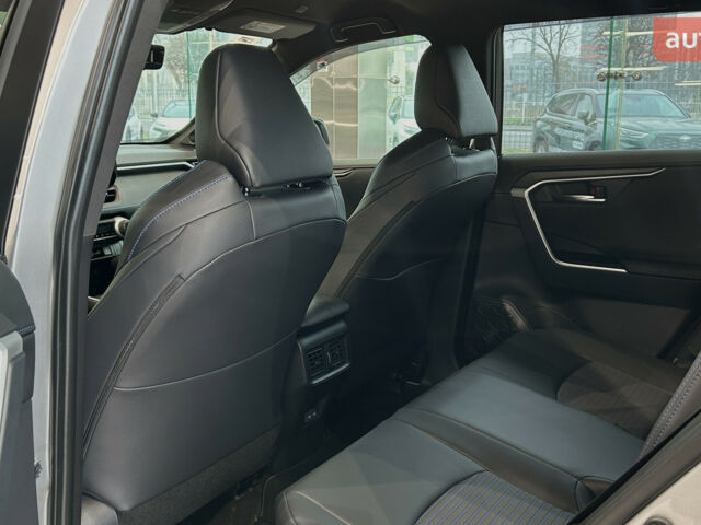 Тойота РАВ 4, об'ємом двигуна 2.49 л та пробігом 0 тис. км за 48854 $, фото 12 на Automoto.ua