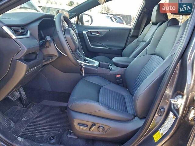 Тойота РАВ 4, объемом двигателя 2.49 л и пробегом 4 тыс. км за 13000 $, фото 6 на Automoto.ua