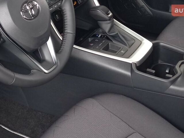 Тойота РАВ 4, об'ємом двигуна 2.49 л та пробігом 0 тис. км за 40000 $, фото 6 на Automoto.ua