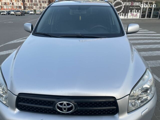 Серый Тойота РАВ 4, объемом двигателя 0 л и пробегом 347 тыс. км за 9900 $, фото 1 на Automoto.ua