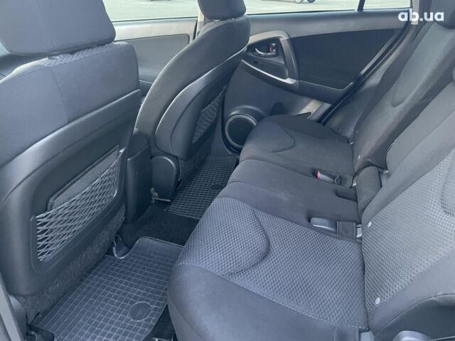 Серый Тойота РАВ 4, объемом двигателя 0 л и пробегом 347 тыс. км за 9900 $, фото 19 на Automoto.ua