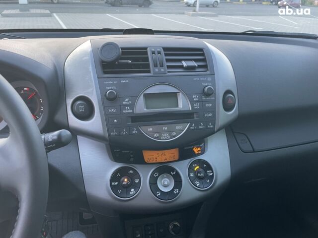 Серый Тойота РАВ 4, объемом двигателя 0 л и пробегом 347 тыс. км за 9900 $, фото 18 на Automoto.ua