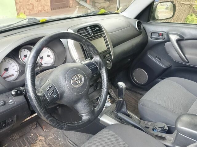 Тойота РАВ 4 2004 в Славянске на Automoto.ua Серый Тойота РАВ 4, объемом двигателя 0 л и пробегом 311 тыс. км за 4000 $, фото 2 на Automoto.ua