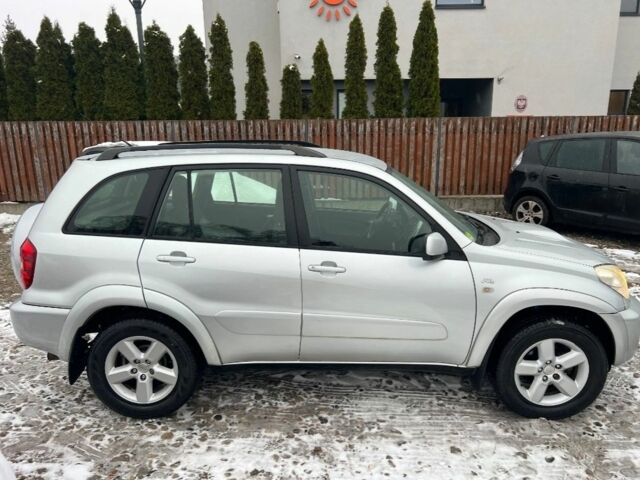 Серый Тойота РАВ 4, объемом двигателя 2 л и пробегом 260 тыс. км за 2900 $, фото 3 на Automoto.ua