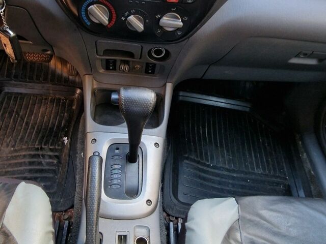 Серый Тойота РАВ 4, объемом двигателя 2 л и пробегом 381 тыс. км за 3700 $, фото 6 на Automoto.ua